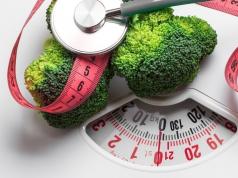 Ēdienkarte un trīs efektīvas diētas mēneša laikā svara zaudēšanai